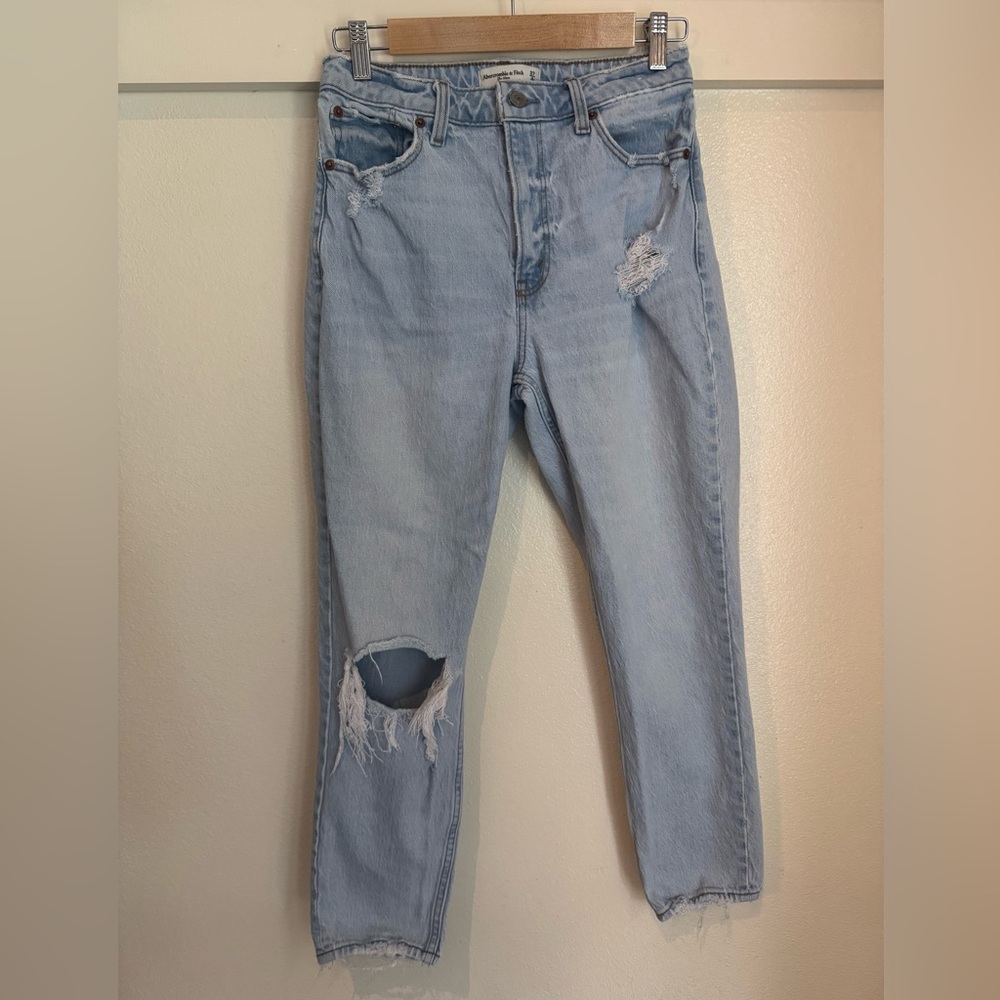 Abercrombie & Fitch The Mom High Rise Curve Love Jeans Size 27 Light Wash - Picture 2 of 10